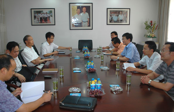 常州市委研究室向导一行十余人来凯发k8集团调研