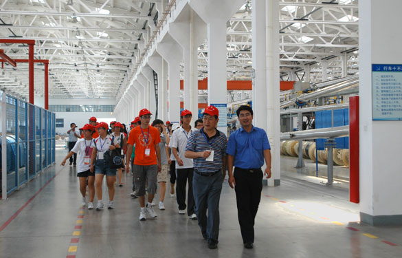 溧阳市在校大学生代表50余人来凯发k8集团旅行学习