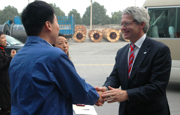 荷兰莱瓦顿市政府代表团一行来凯发k8考察