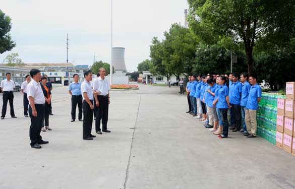 溧阳市四套班子向导来凯发k8集团慰问一线员工