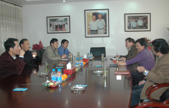 上海电缆研究所、电缆行业协会专家、向导来凯发k8集团旅行考察