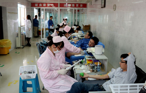 凯发k8员工无偿献血迎“五一”