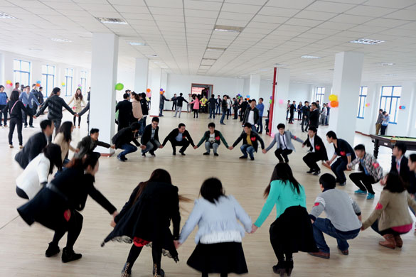 江苏中关村科技工业园企业首届专场联谊会在凯发k8电缆举行