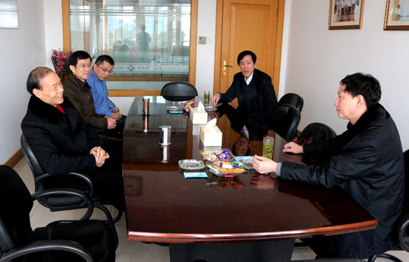 溧阳市地税局局长鞠嘹亮一行来凯发k8集团走访