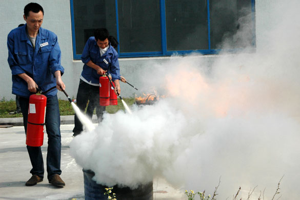 凯发k8举行消防知识培训和模拟演练