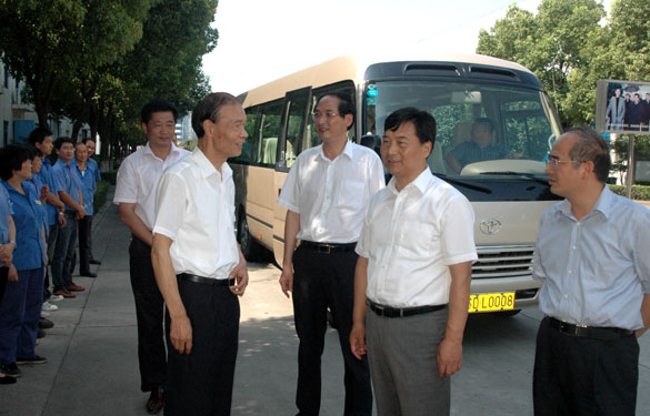 溧阳市委书记盛建良等向导慰问凯发k8一线员工