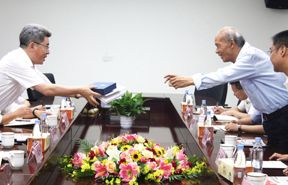 常州市委常委、常务副市长梁一波一行来凯发k8电缆调研