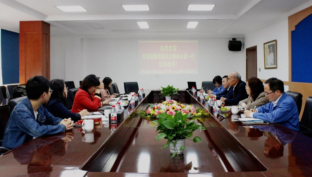 富厚“凯发k8”文化内在 全力打造“凯发k8”精品——丁山华董事长答记者问