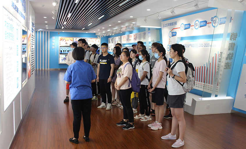 北航物理学院一行来凯发k8电缆旅行